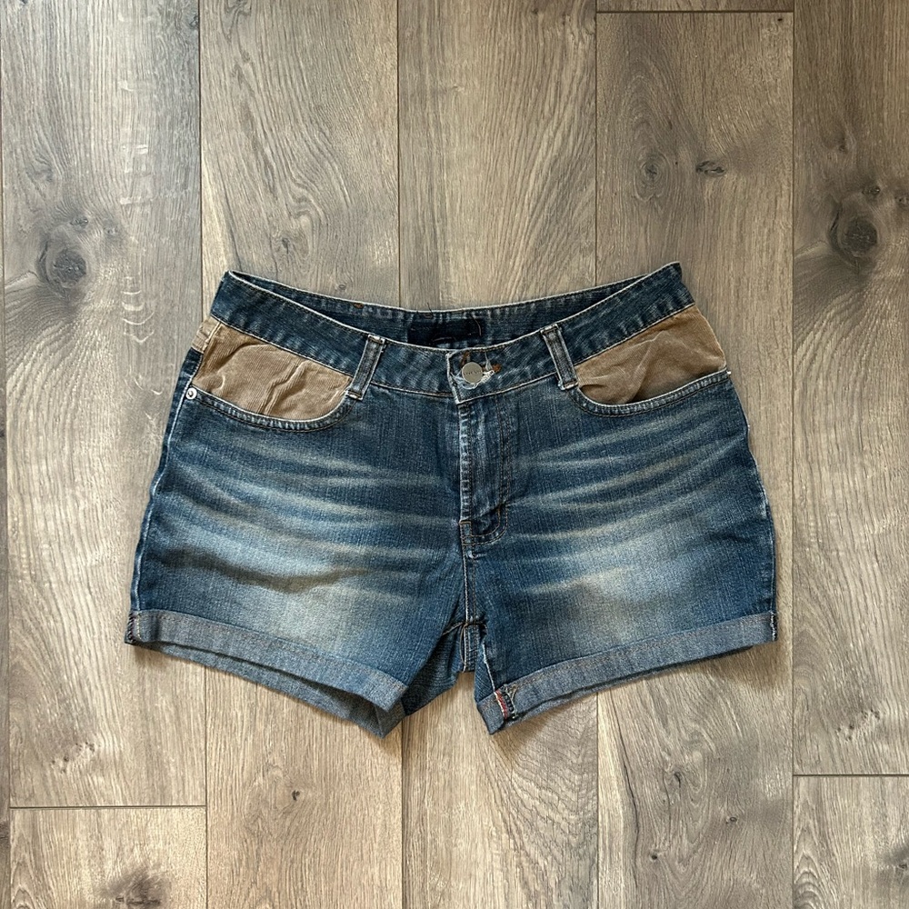 Line up mid rise shorts